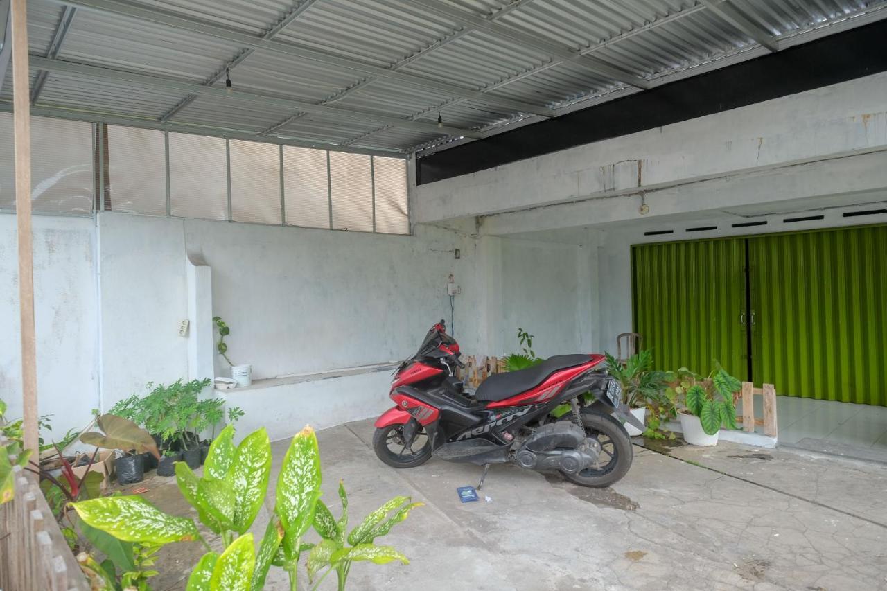 Hotel Oyo 1064 Airport Manado
